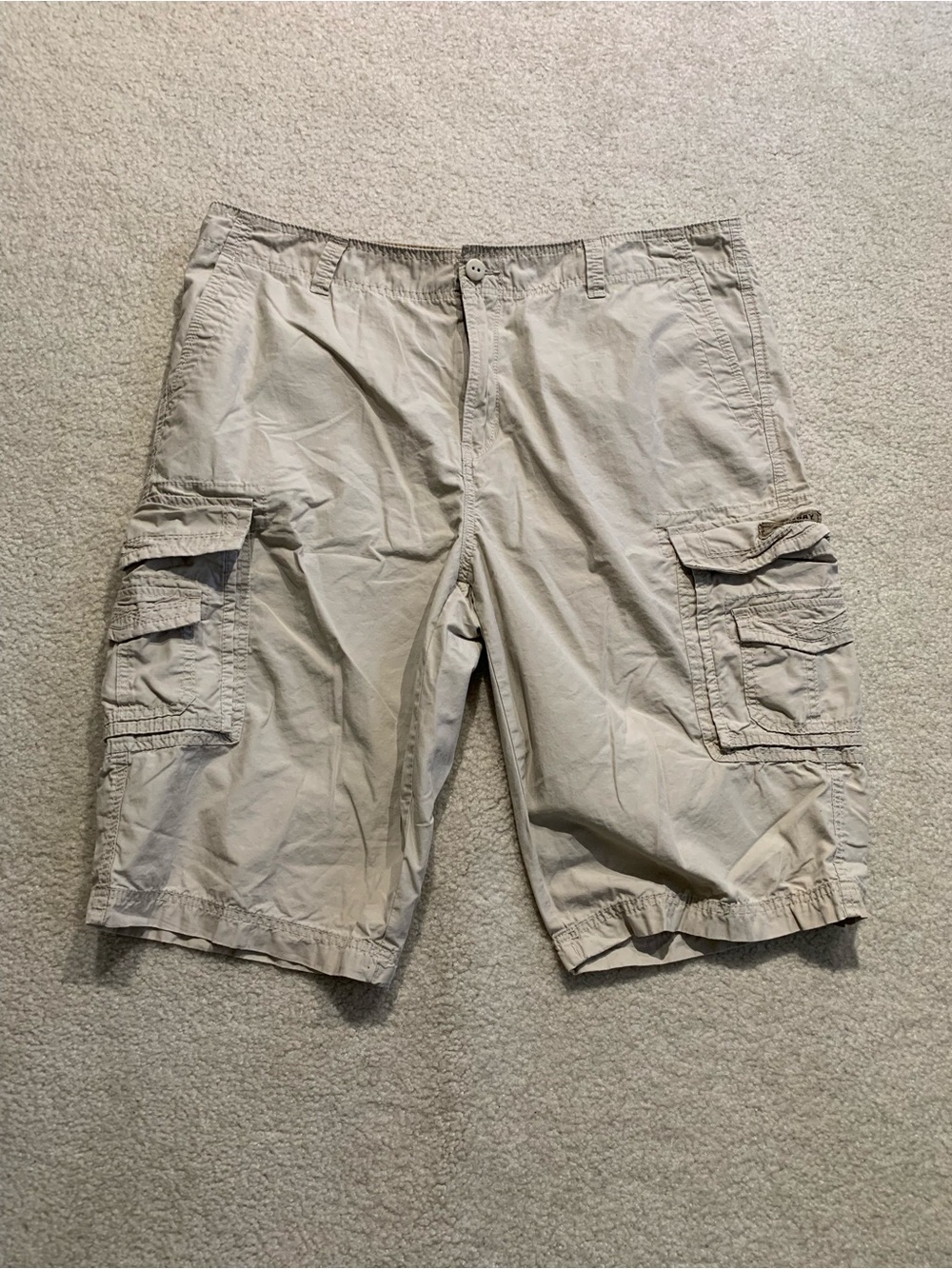 Men’s Unionbay Cargo Shorts 
42